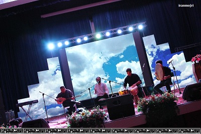 اجرای موسیقی زنده به همراه خواننده (پاپ و سنتی)، موسیقی اقوام محلی (آذربایجانی-بندری-کردی-لری)