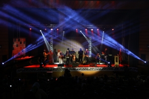 ایران مجری:گروه موسیقی موج آفتاب جنوب